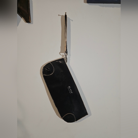 Kenneth Cole Black collection long wide wristlet clutch purse cream trim - Picture 3 of 6